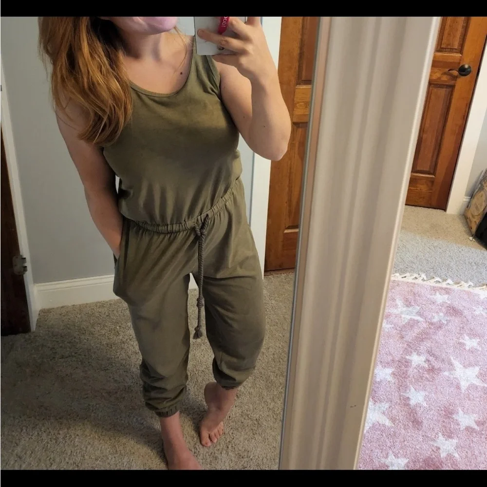 Universal Thread olive jumpsuit size small - Picture 1 of 4